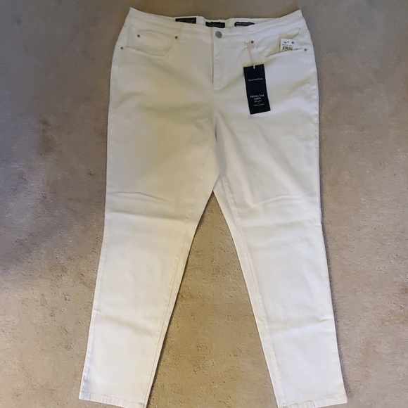 White Pants - Picture 3 of 4